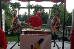 Roby prepara la Battuta Priula evento Street food rist Da Vittorio